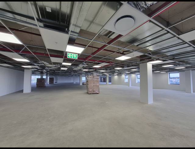 1,387M² OFFICE TO LET IN GLENADRIENNE